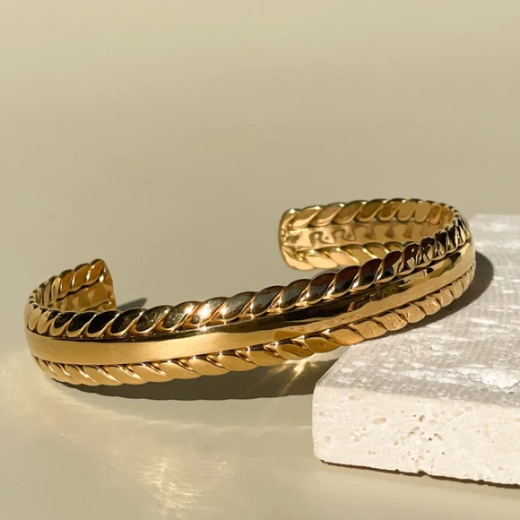 Waterproof gold plated leaves bracelet - Picture 4 of 4